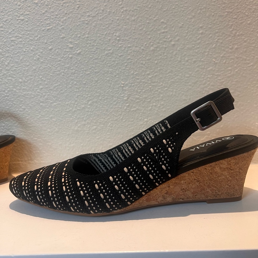 VIVAIA Tamia Almond Toe Slingback  Wedge Sandals in Black Crochet Size 8.5 (39) - Picture 4 of 8
